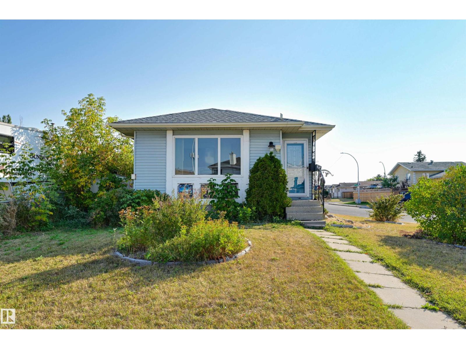 14703 35 ST NW, Edmonton, Alberta