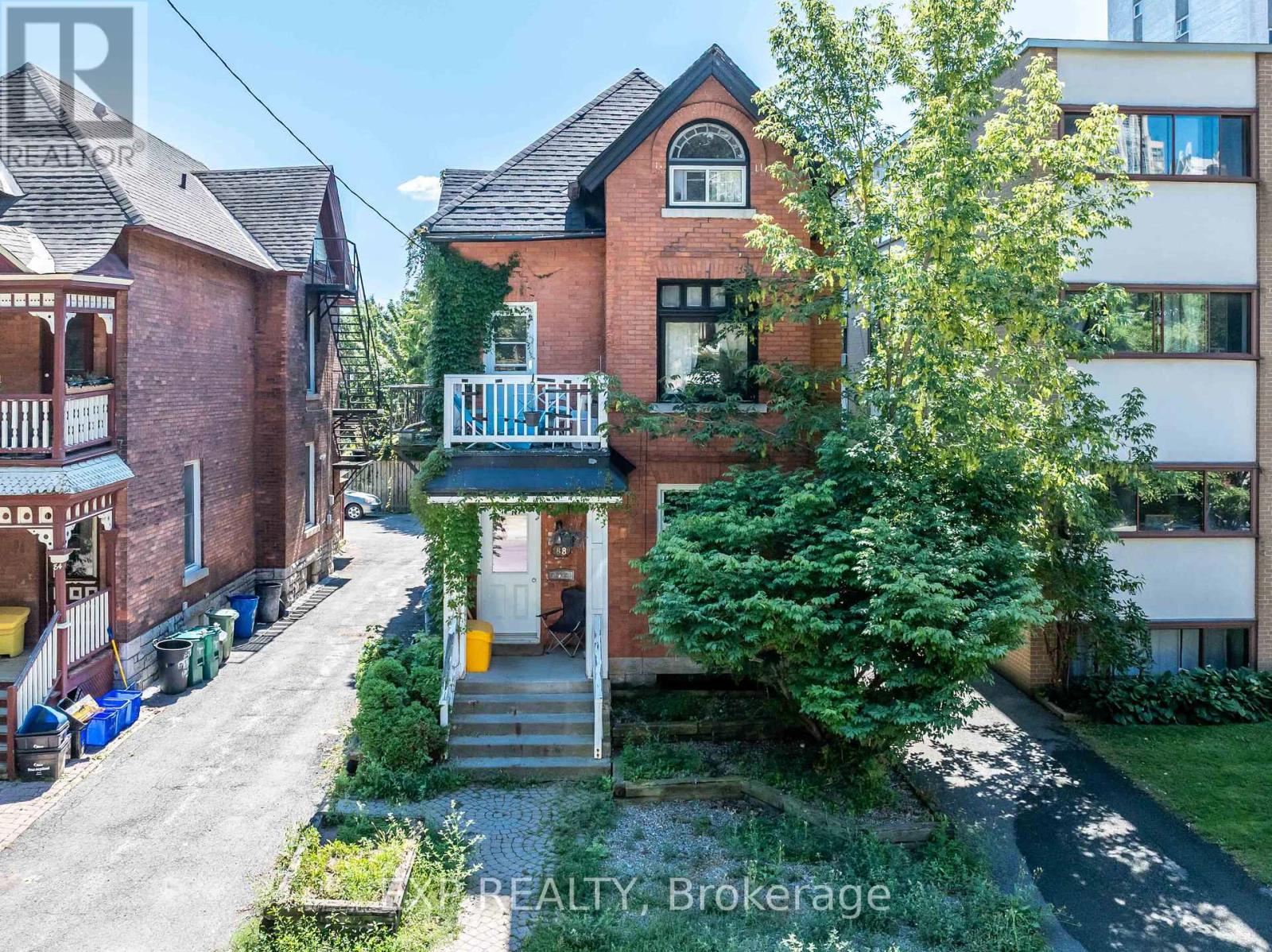 88 Maclaren Street, Ottawa, Ontario  K2P 0K6 - Photo 3 - X12416803