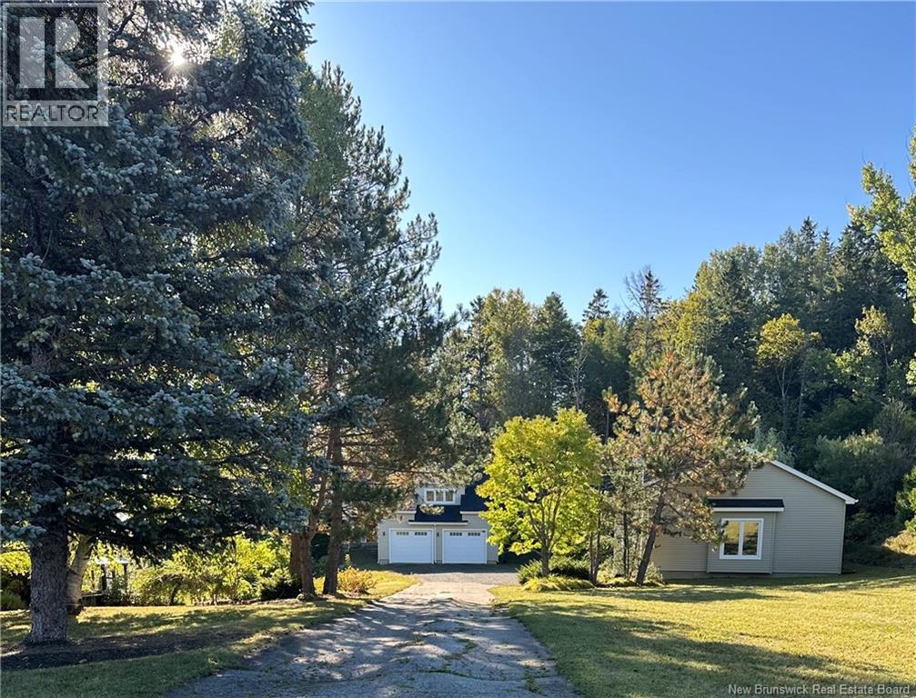 4 Cote Bleu, Bathurst, New Brunswick  E2A 3E8 - Photo 4 - NB112858