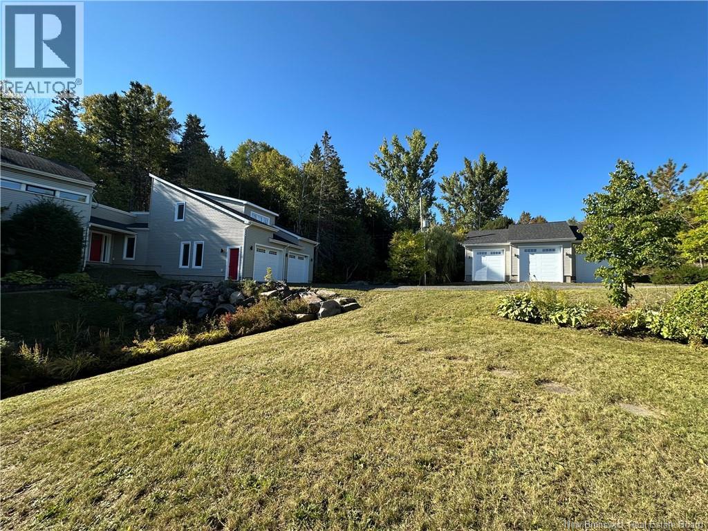 4 Cote Bleu, Bathurst, New Brunswick  E2A 3E8 - Photo 5 - NB112858