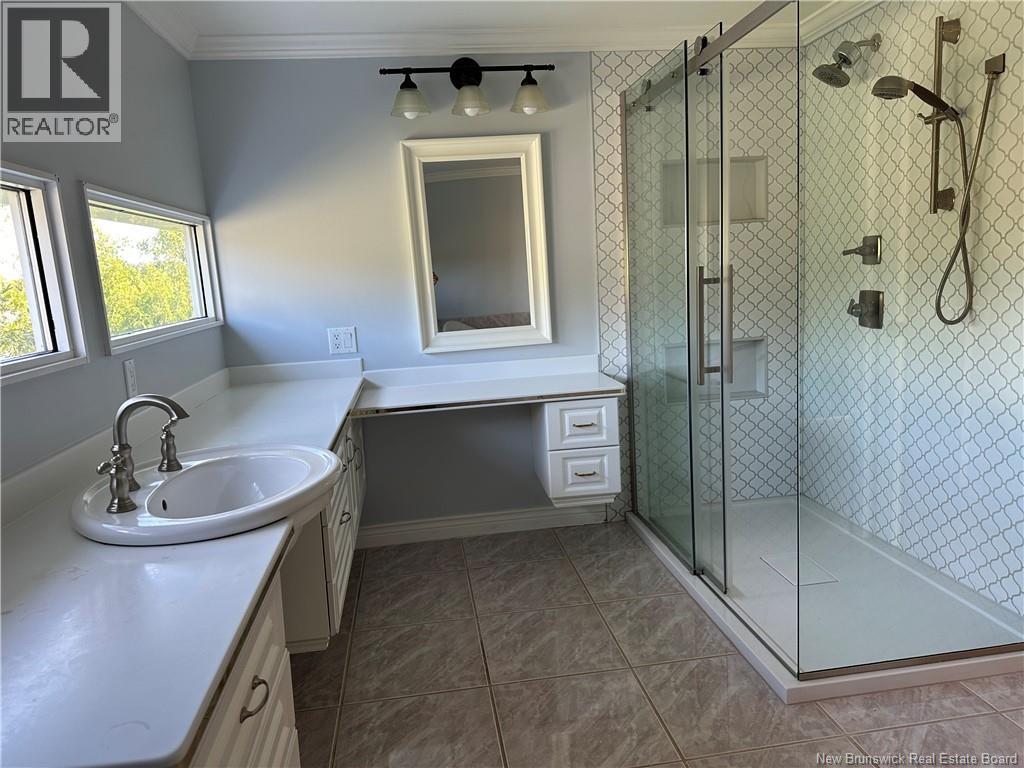 4 Cote Bleu, Bathurst, New Brunswick  E2A 3E8 - Photo 33 - NB112858