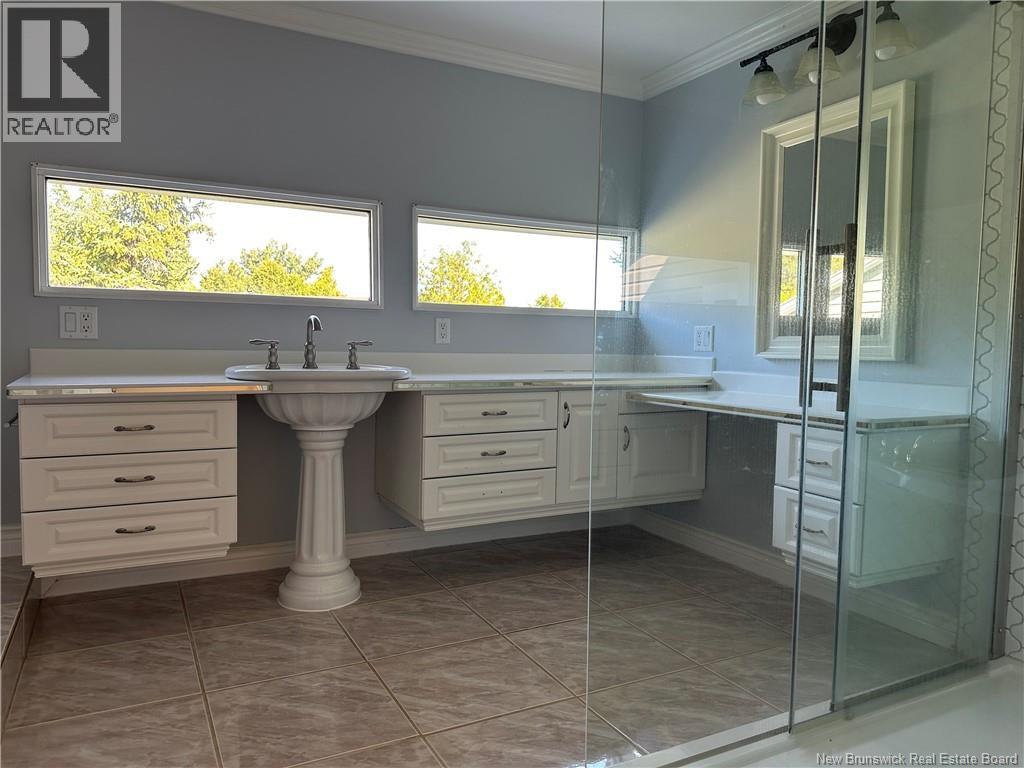 4 Cote Bleu, Bathurst, New Brunswick  E2A 3E8 - Photo 34 - NB112858