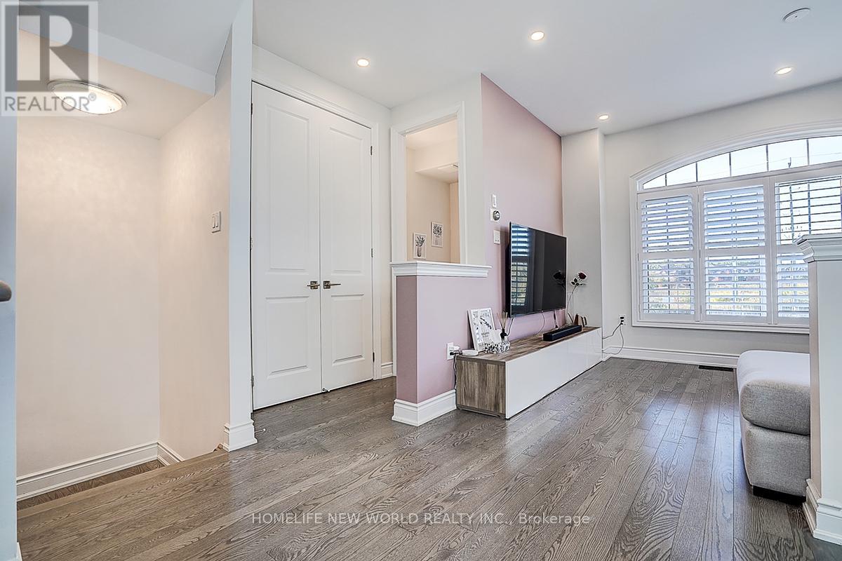 107 Beechborough Crescent, East Gwillimbury (Sharon), Ontario  L9N 0N9 - Photo 12 - N12416805