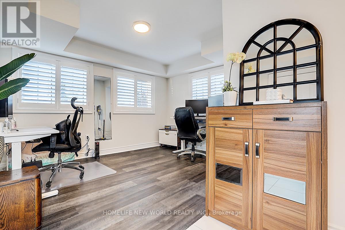107 Beechborough Crescent, East Gwillimbury (Sharon), Ontario  L9N 0N9 - Photo 46 - N12416805