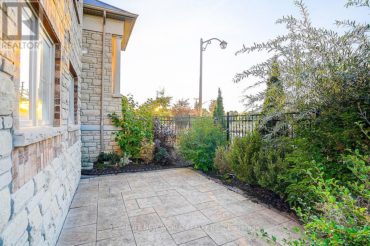 107 Beechborough Crescent, East Gwillimbury (Sharon), Ontario  L9N 0N9 - Photo 48 - N12416805