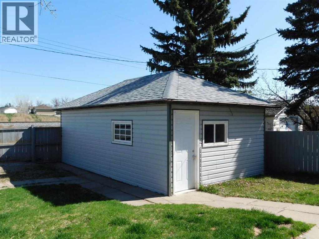 68 Spruce Avenue W, Brooks, Alberta  T1R 0A2 - Photo 7 - A2218208