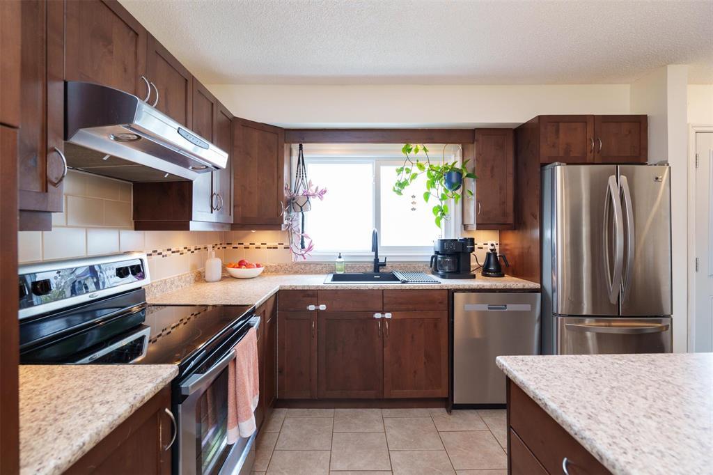 50 Bramwell Avenue, Winnipeg, Manitoba  R2C 3J5 - Photo 5 - 202524671