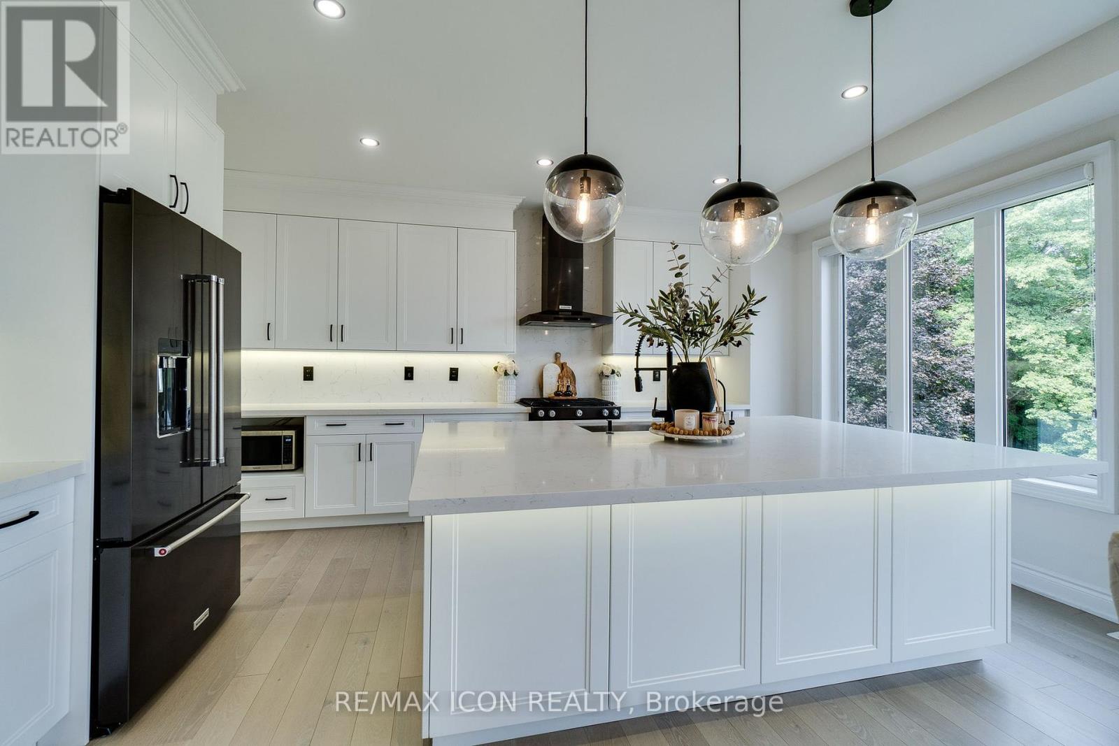904 Forest Creek Court, Kitchener, Ontario  N2R 0M6 - Photo 19 - X12416806