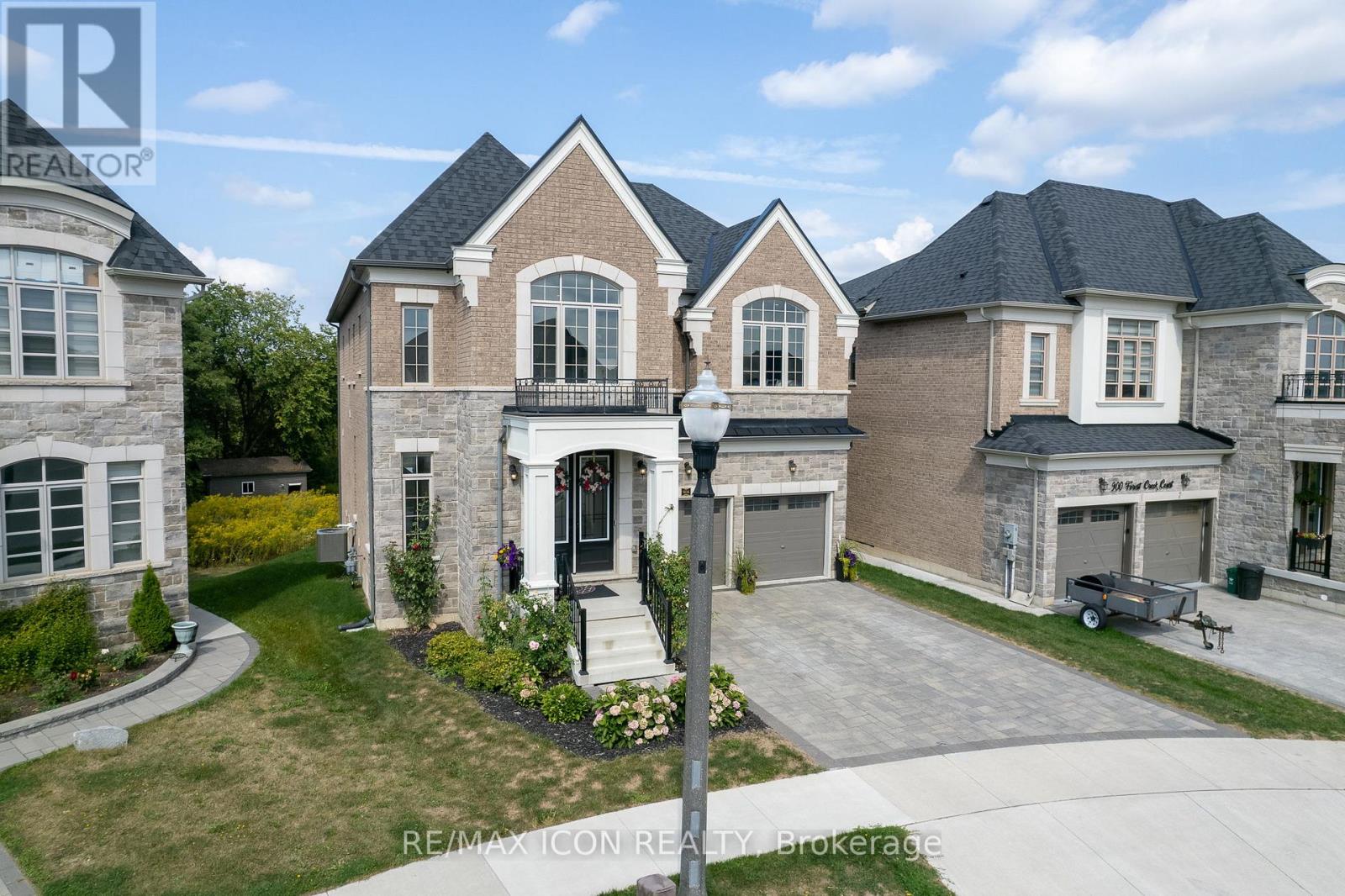 904 Forest Creek Court, Kitchener, Ontario  N2R 0M6 - Photo 4 - X12416806
