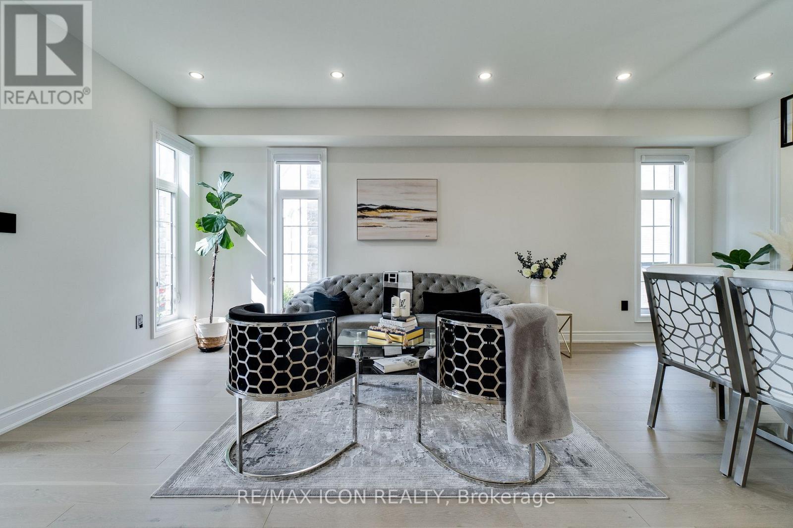 904 Forest Creek Court, Kitchener, Ontario  N2R 0M6 - Photo 8 - X12416806