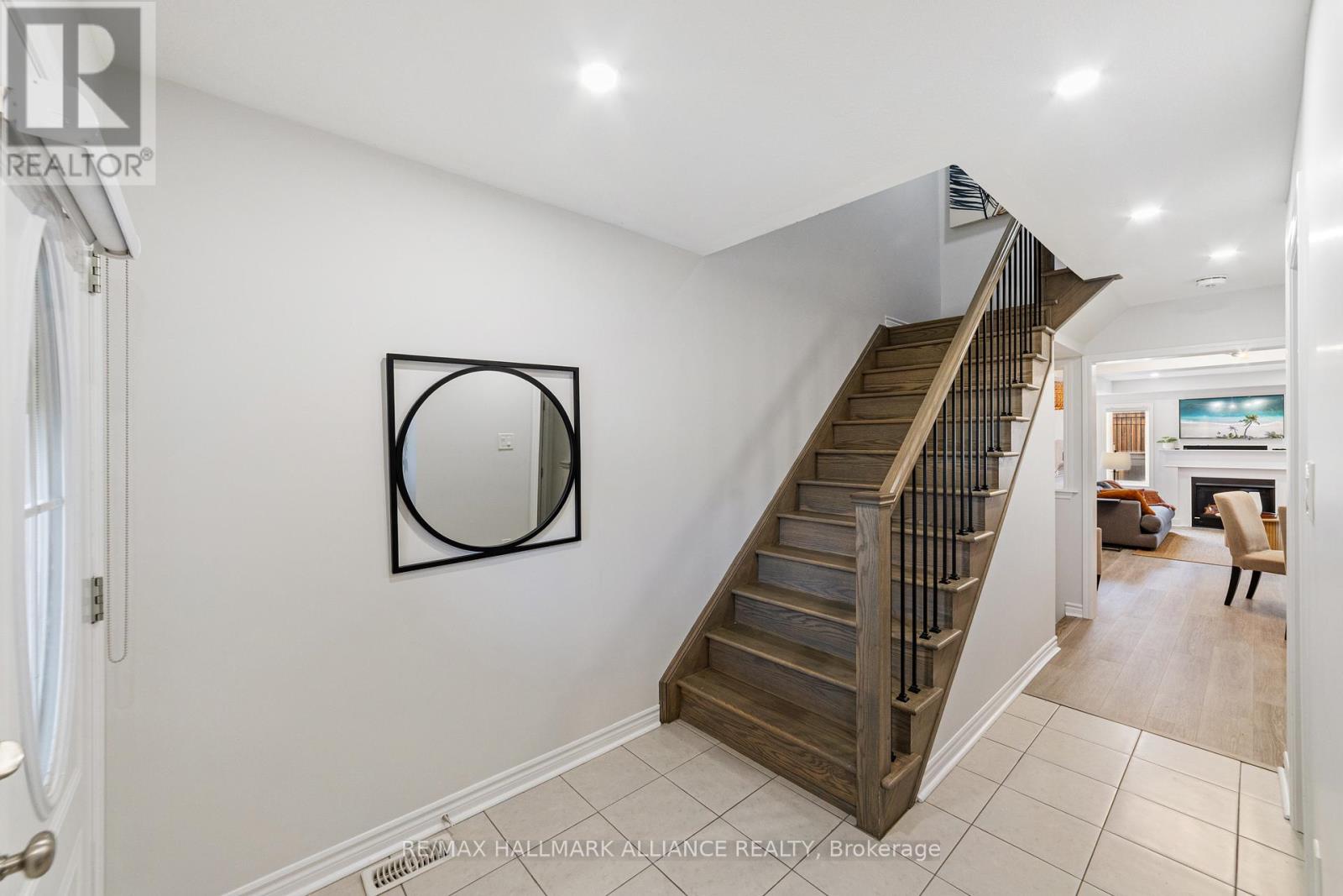 #26 - 22 Spring Creek Drive, Hamilton, Ontario  L8B 1V7 - Photo 4 - X12416807