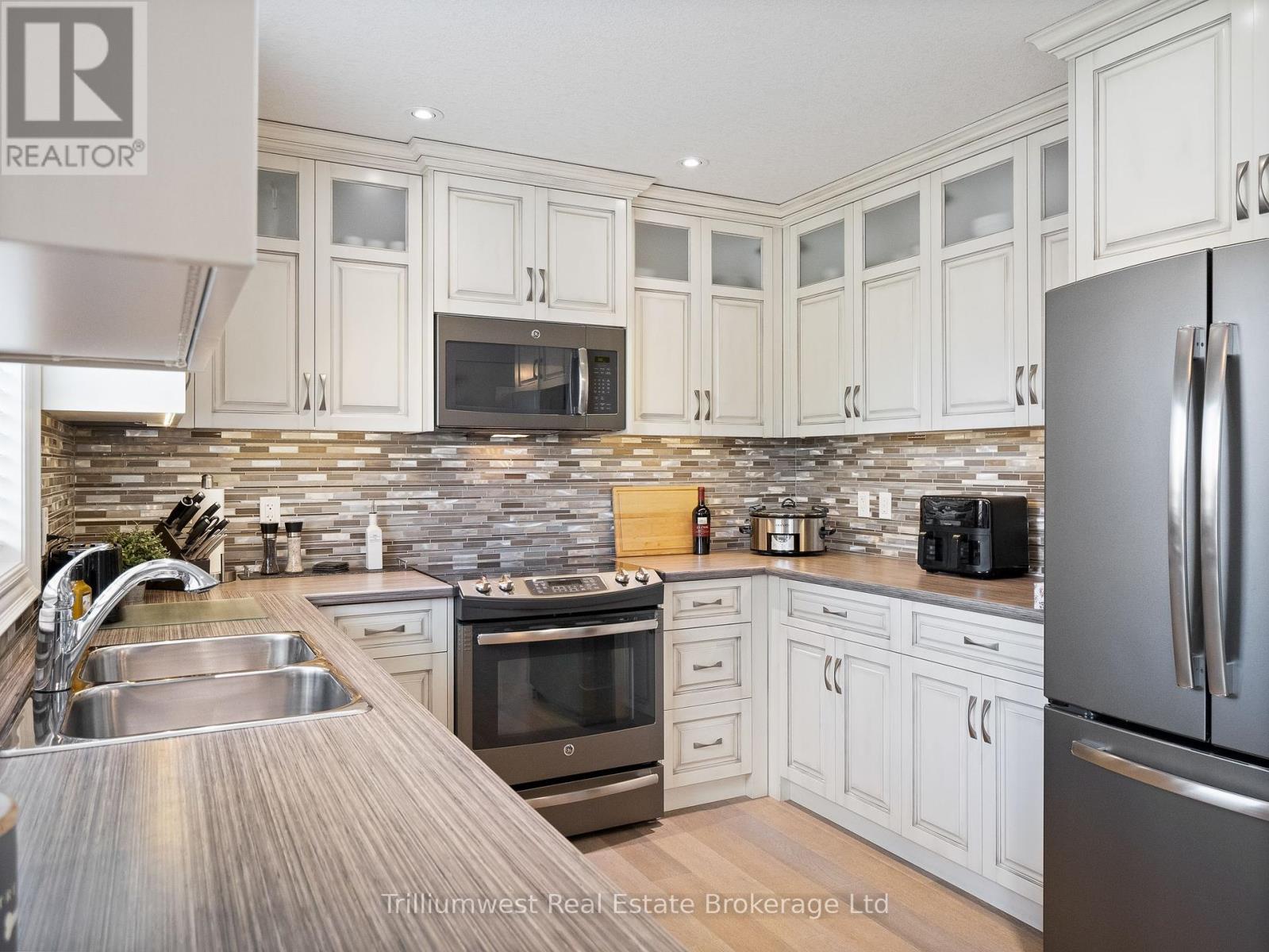 112 Ruby's Crescent, Wellington North, Ontario  N0G 2L2 - Photo 12 - X12416837