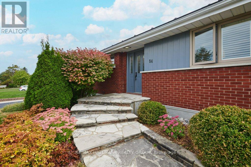 14 Roundhay Drive, Ottawa, Ontario  K2G 1B5 - Photo 3 - X12416836