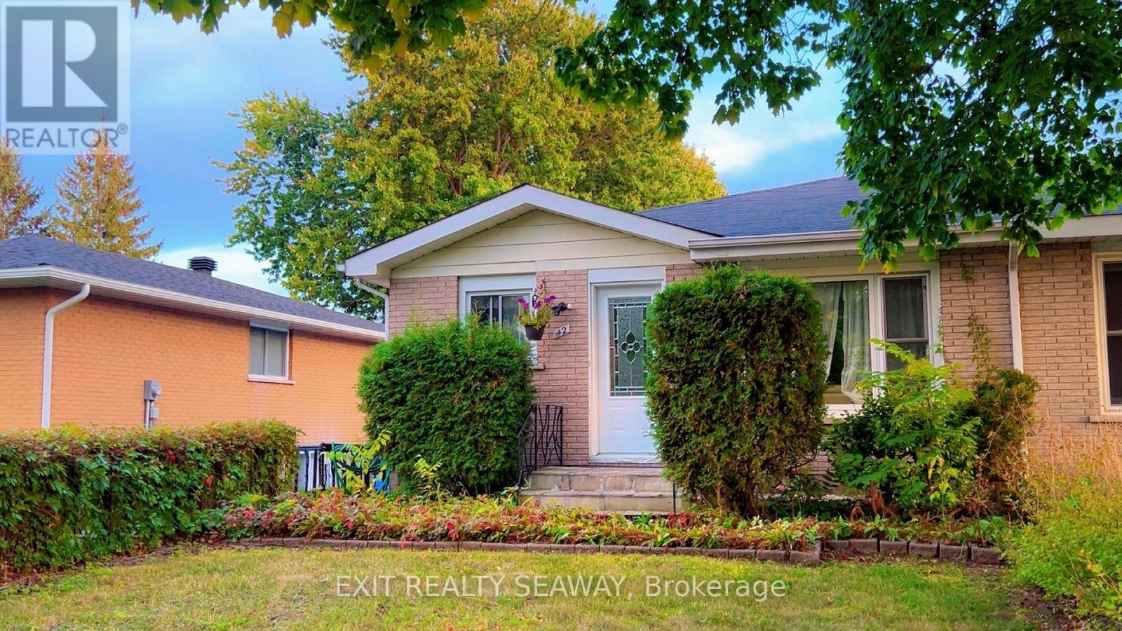 42 VALECREST DRIVE, Cornwall, Ontario