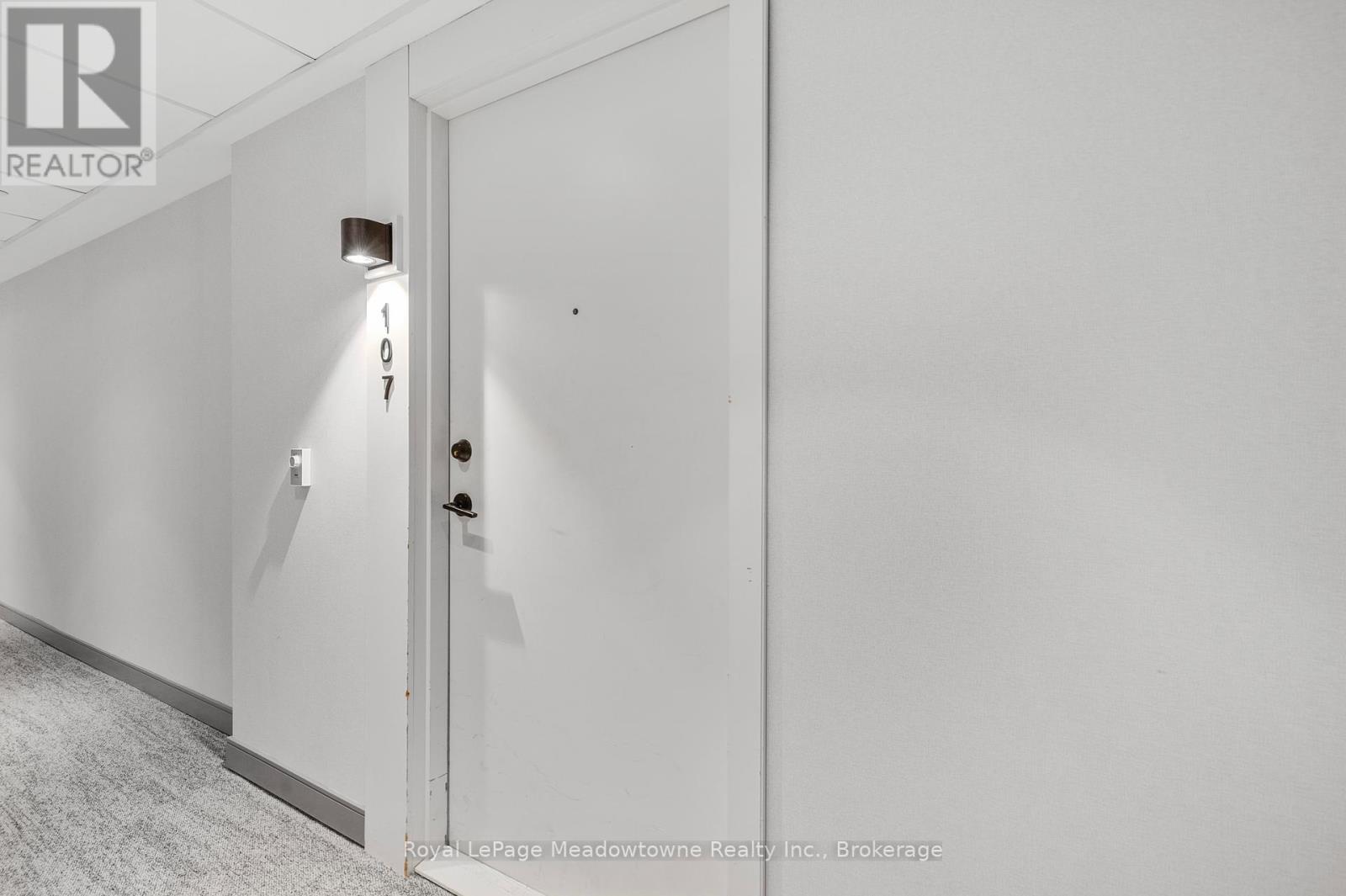 Th 107 - 8010 Derry Road, Milton, Ontario  L9T 2X5 - Photo 4 - W12416611