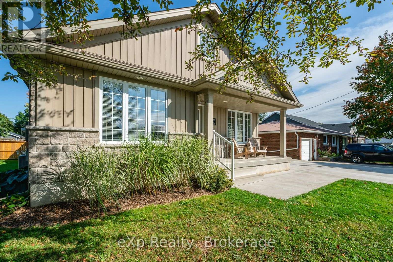 447 Countess Street S, West Grey, Ontario  N0G 1R0 - Photo 3 - X12416848