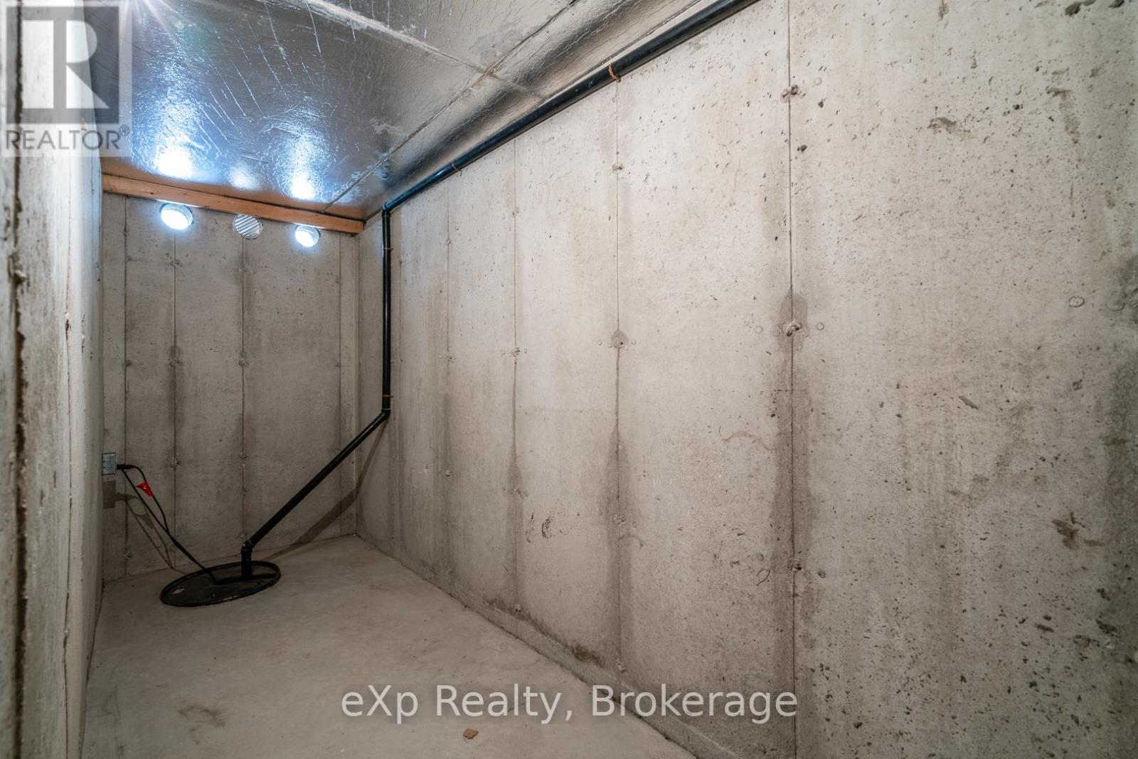 447 Countess Street S, West Grey, Ontario  N0G 1R0 - Photo 33 - X12416848