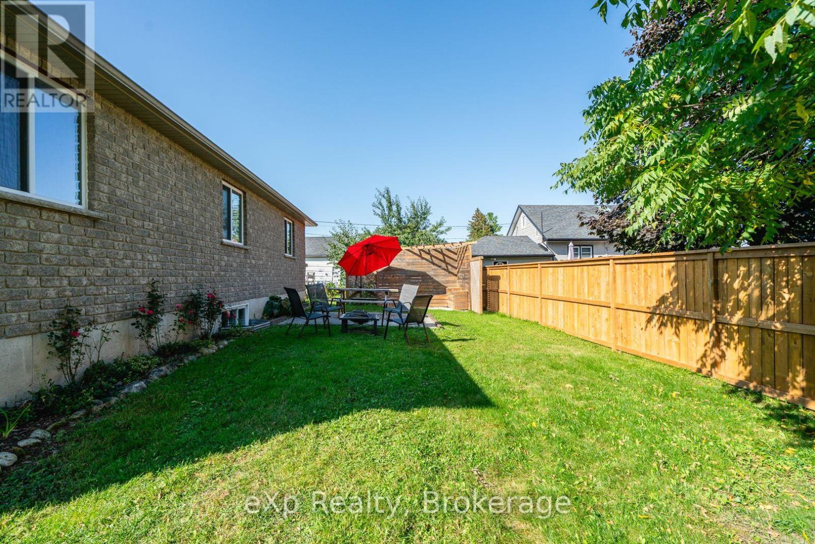 447 Countess Street S, West Grey, Ontario  N0G 1R0 - Photo 5 - X12416848