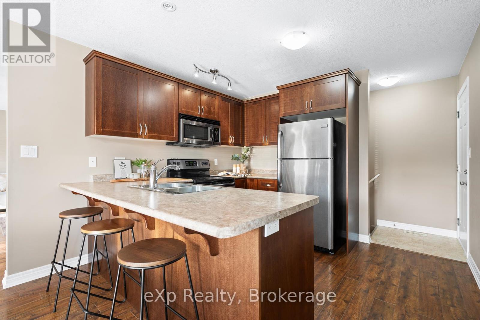447 Countess Street S, West Grey, Ontario  N0G 1R0 - Photo 9 - X12416848