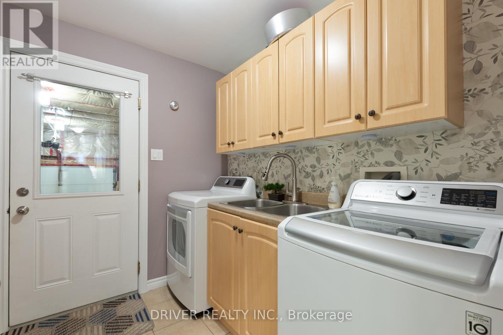 12 Tara Court, Aylmer, Ontario  N5H 3C1 - Photo 14 - X12416847