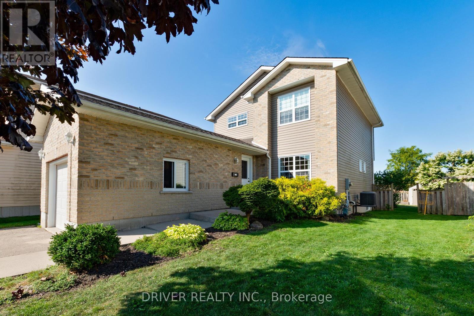 12 Tara Court, Aylmer, Ontario  N5H 3C1 - Photo 2 - X12416847
