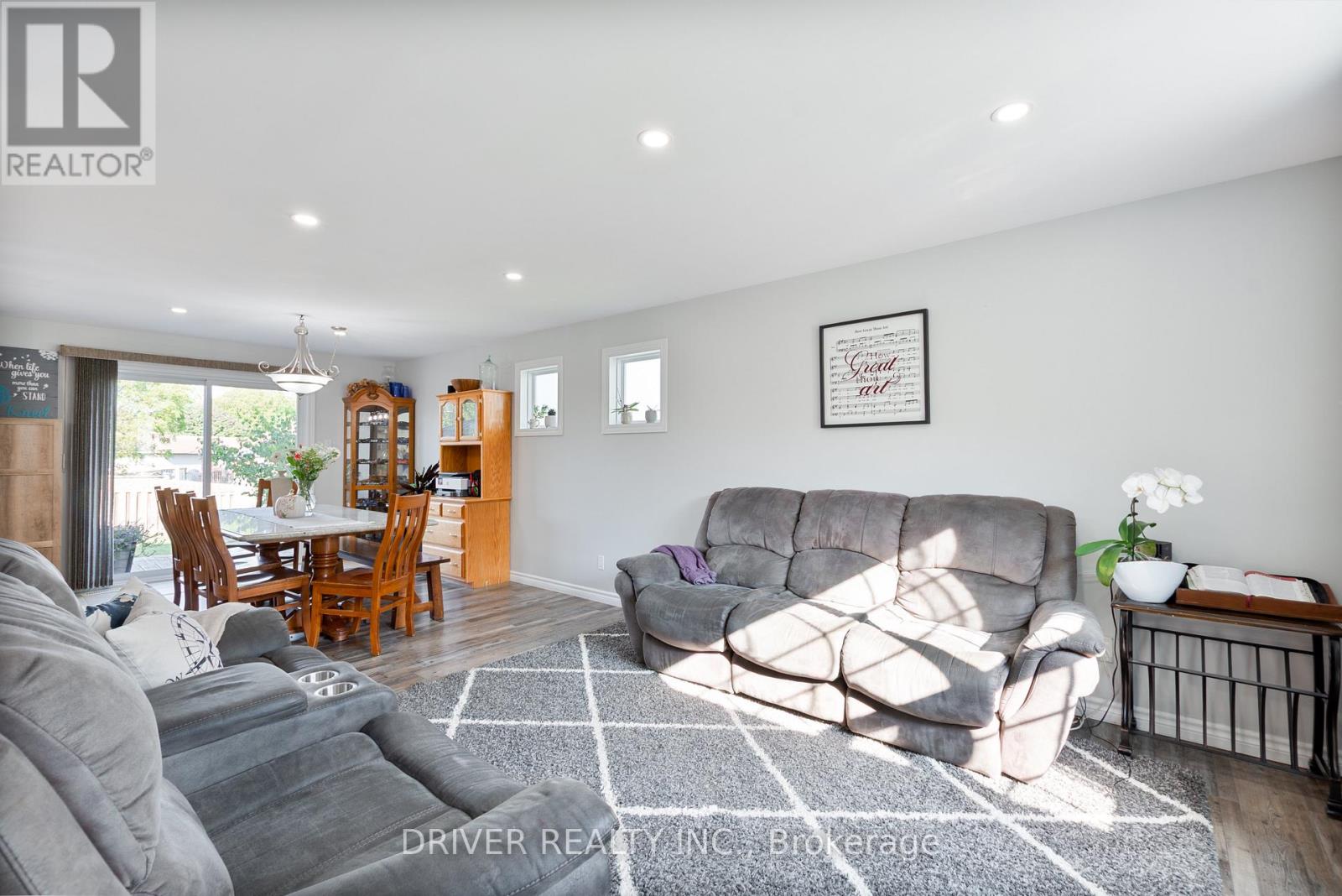 12 Tara Court, Aylmer, Ontario  N5H 3C1 - Photo 6 - X12416847