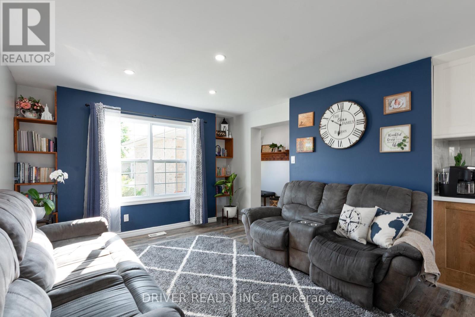 12 Tara Court, Aylmer, Ontario  N5H 3C1 - Photo 7 - X12416847