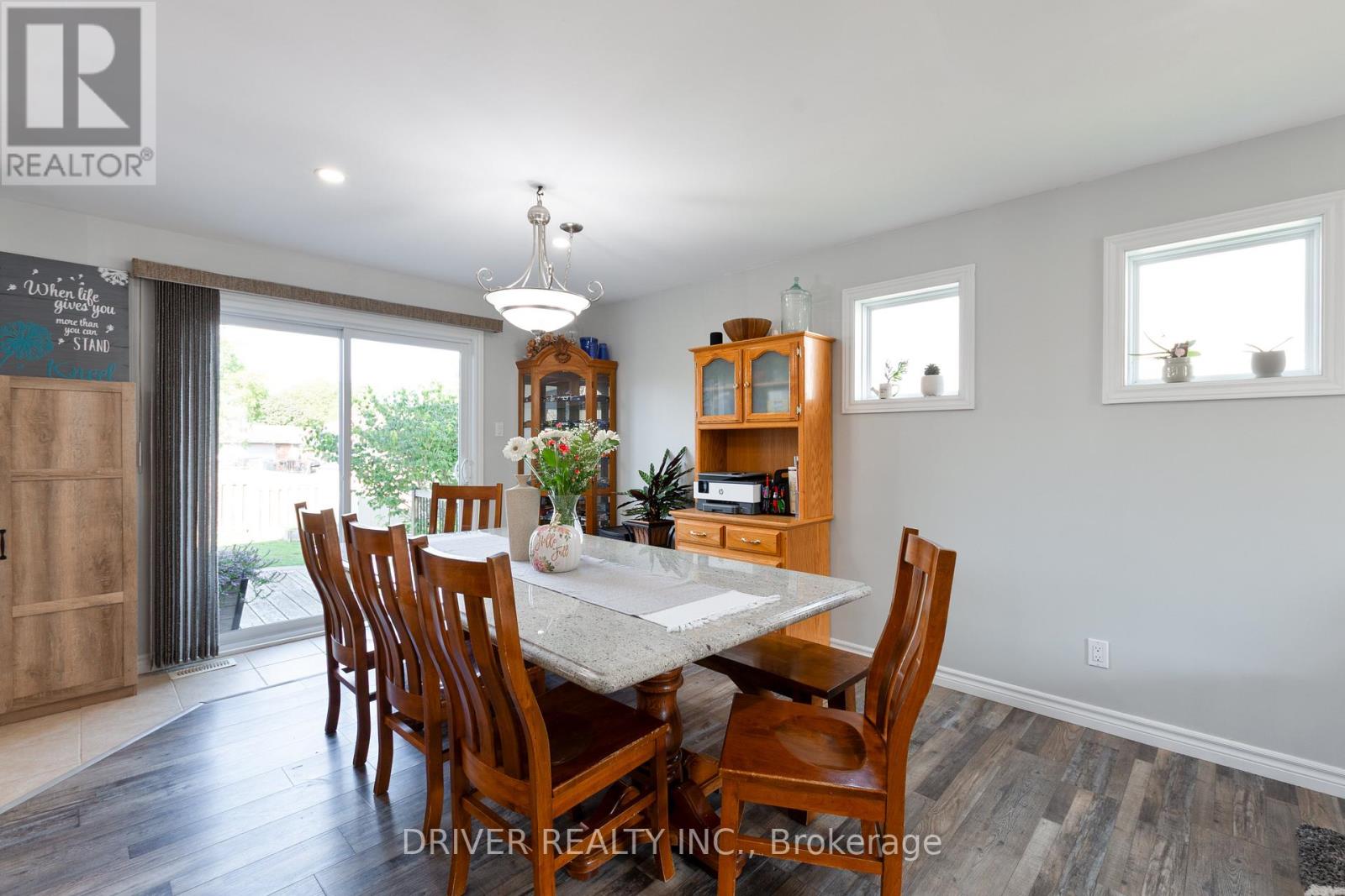 12 Tara Court, Aylmer, Ontario  N5H 3C1 - Photo 9 - X12416847