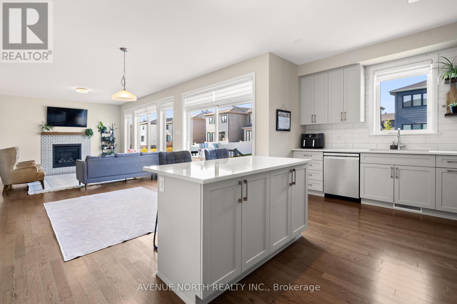809 Gamble Drive, Russell, Ontario  K4R 0G6 - Photo 7 - X12409263