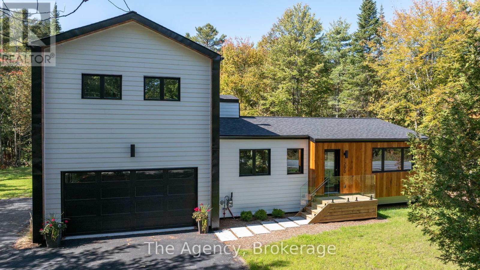 1290 CEDAR LANE, Bracebridge, Ontario
