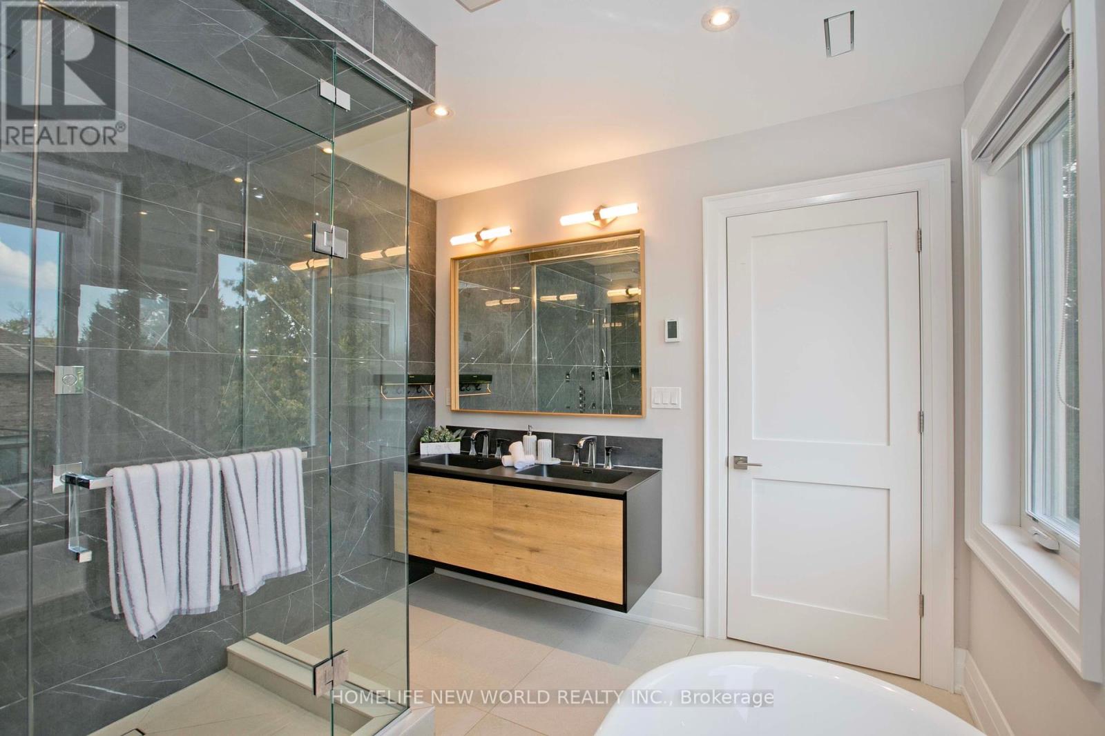 180 Goulding Avenue, Toronto, Ontario  M2R 2P4 - Photo 20 - C12416850