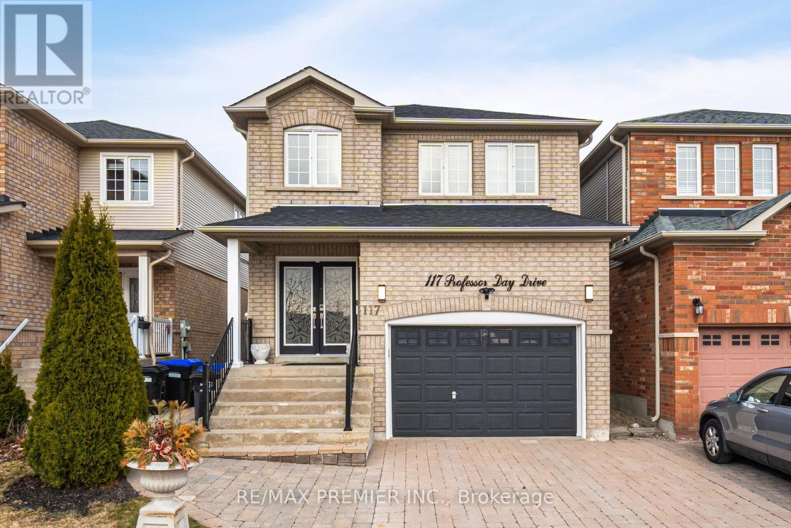 117 Professor Day Drive, Bradford West Gwillimbury (Bradford), Ontario  L3Z 3C1 - Photo 4 - N12357375