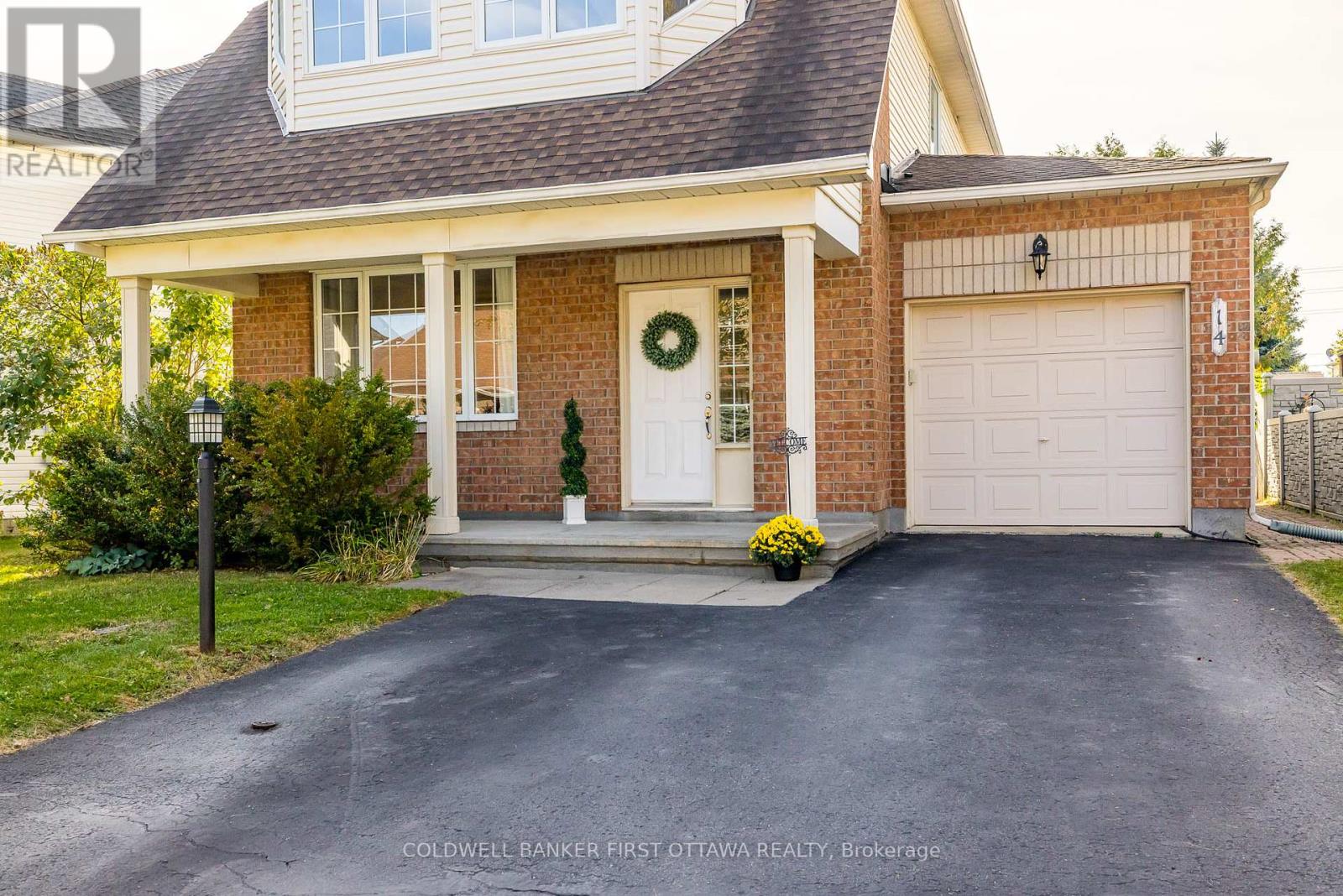 14 Vistapointe Drive, Ottawa, Ontario  K2G 6N5 - Photo 2 - X12416870