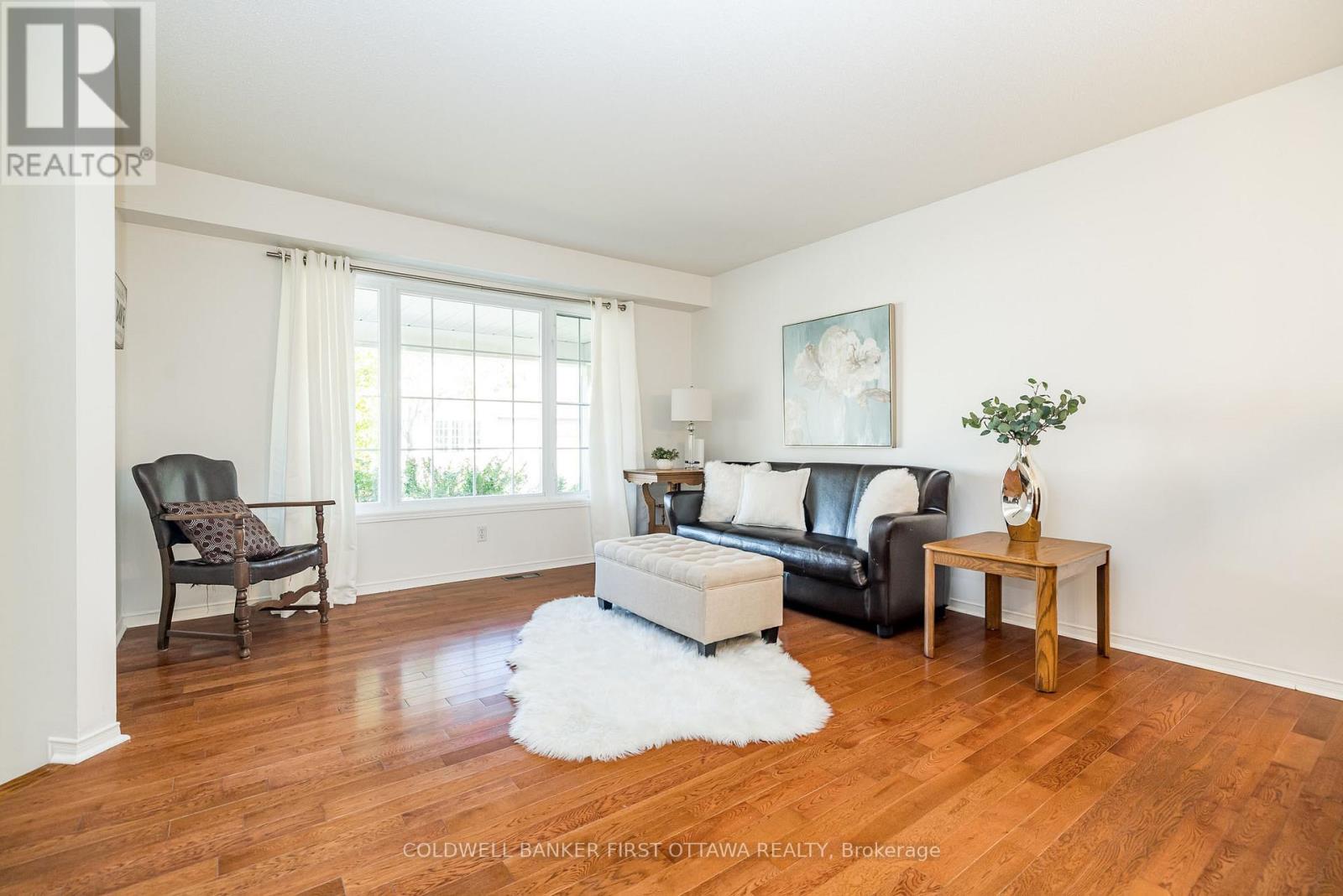 14 Vistapointe Drive, Ottawa, Ontario  K2G 6N5 - Photo 4 - X12416870
