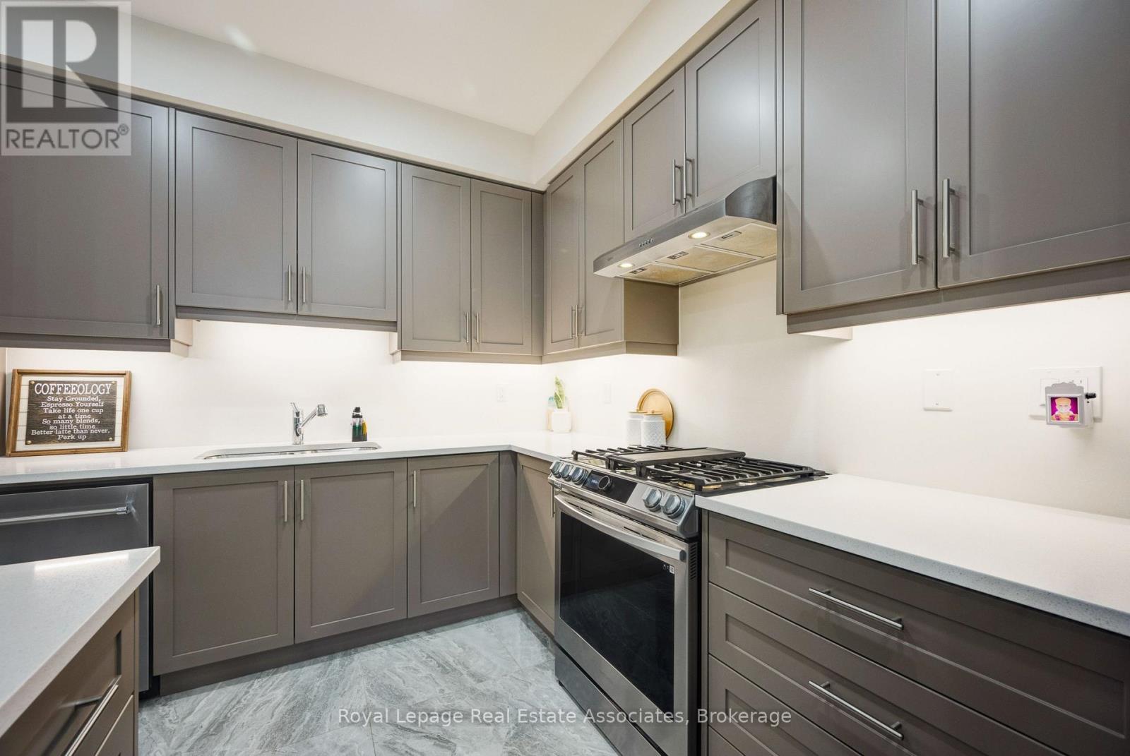 13 Quinton Ridge, Brampton (Bram West), Ontario  L6Y 6J4 - Photo 13 - W12414210