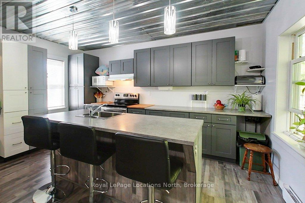 236448 Grey Road 13, Grey Highlands, Ontario  N0H 1J0 - Photo 10 - X12416865