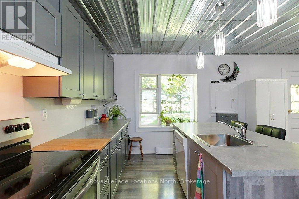 236448 Grey Road 13, Grey Highlands, Ontario  N0H 1J0 - Photo 11 - X12416865