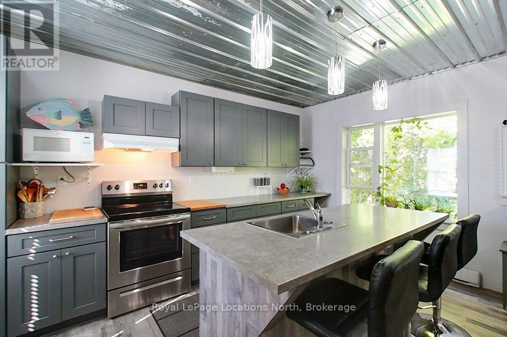236448 Grey Road 13, Grey Highlands, Ontario  N0H 1J0 - Photo 8 - X12416865