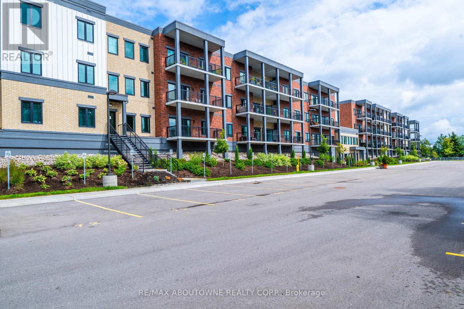 414 - 121 MARY STREET, Clearview, Ontario