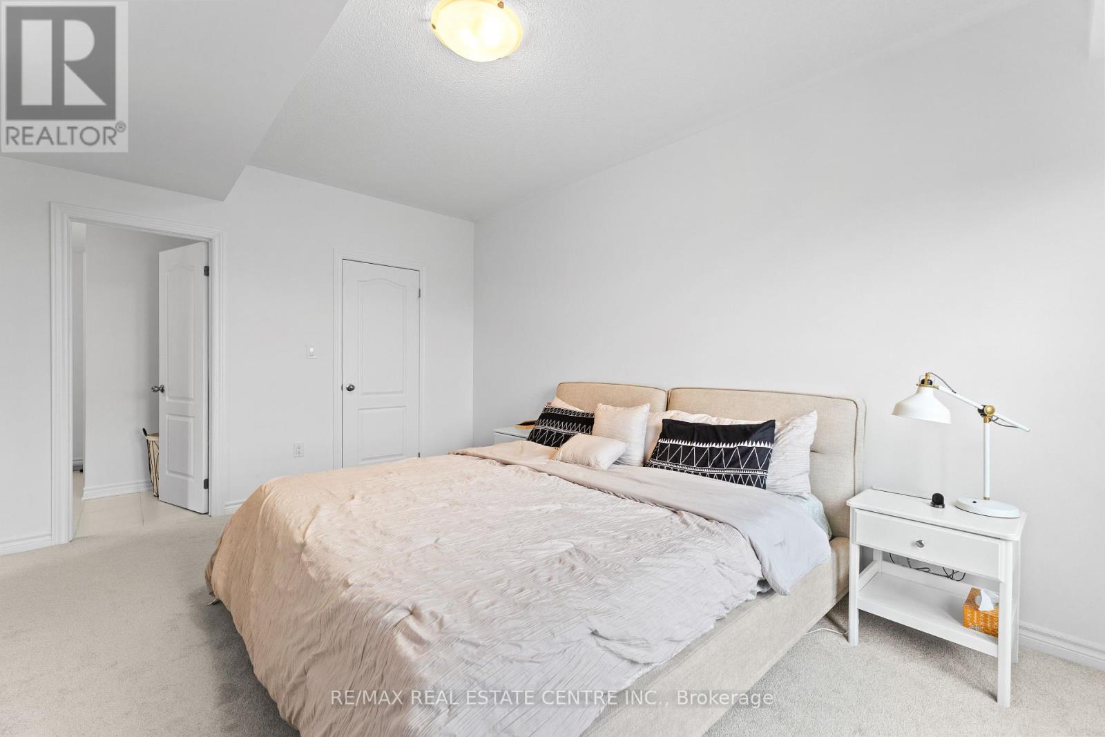 405 Dougall Avenue, Caledon, Ontario  L7C 4L5 - Photo 15 - W12416873