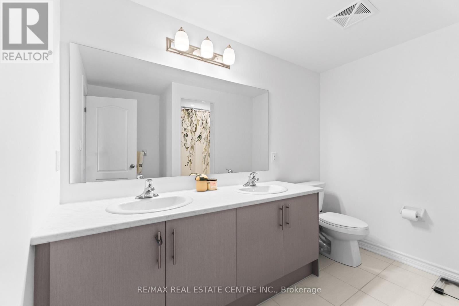 405 Dougall Avenue, Caledon, Ontario  L7C 4L5 - Photo 17 - W12416873