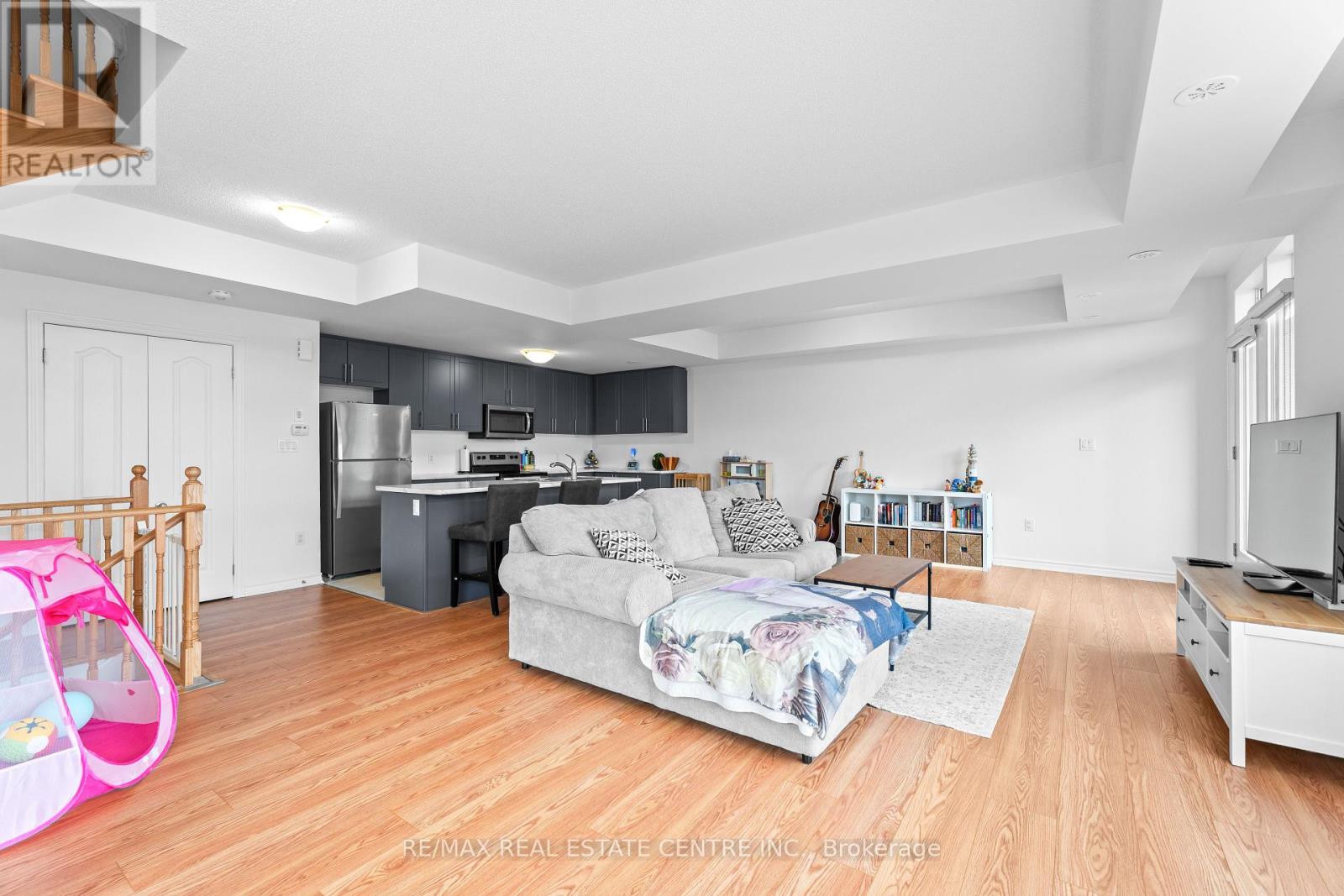 405 Dougall Avenue, Caledon, Ontario  L7C 4L5 - Photo 9 - W12416873