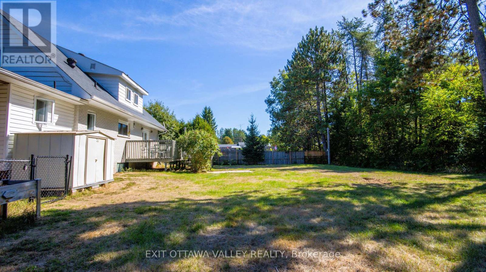 23 Sprucedale Avenue, Madawaska Valley, Ontario  K0J 1B0 - Photo 11 - X12416888