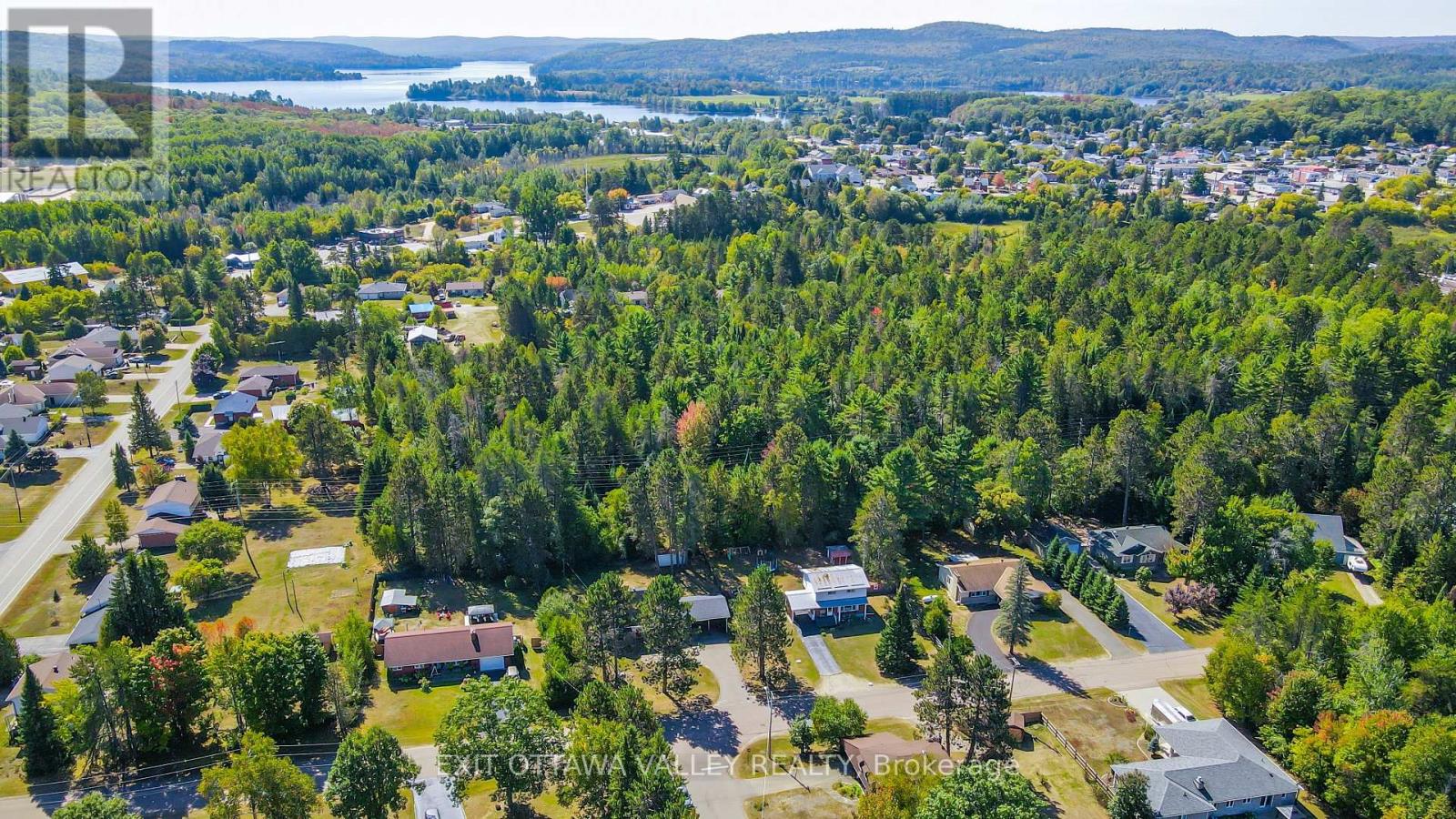 23 Sprucedale Avenue, Madawaska Valley, Ontario  K0J 1B0 - Photo 22 - X12416888