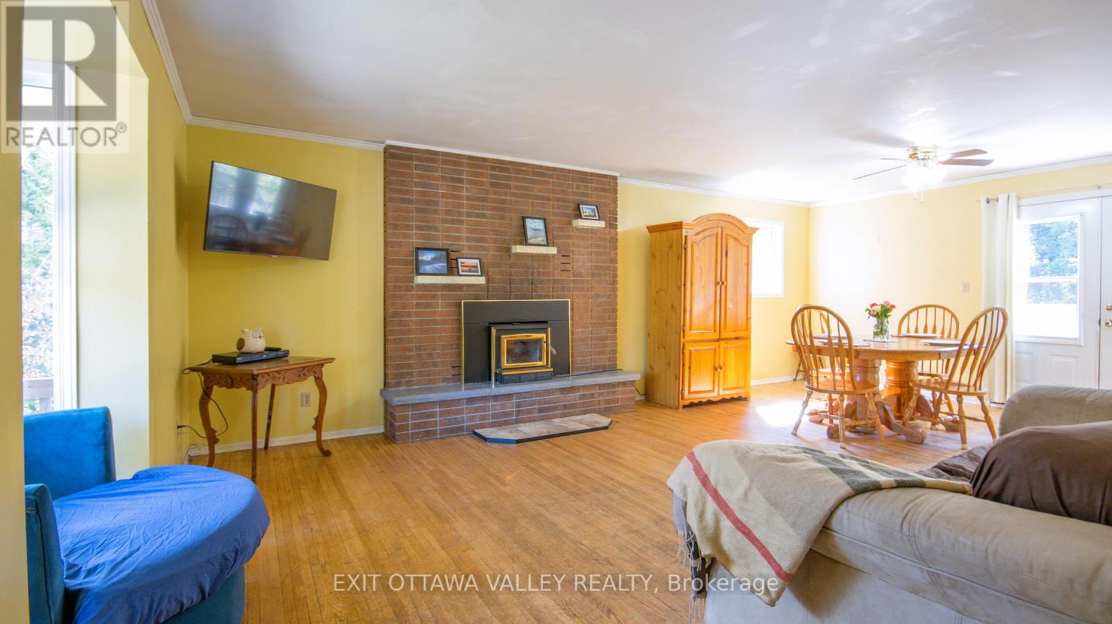23 Sprucedale Avenue, Madawaska Valley, Ontario  K0J 1B0 - Photo 31 - X12416888