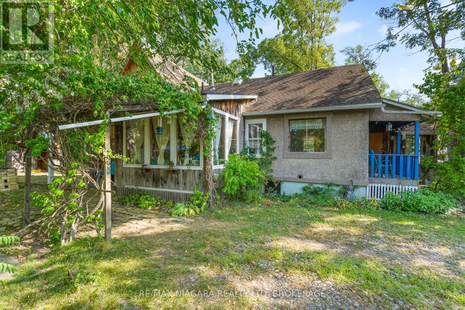 105 Weir Road, Port Colborne (Main Street), Ontario  L3K 2M8 - Photo 4 - X12416885