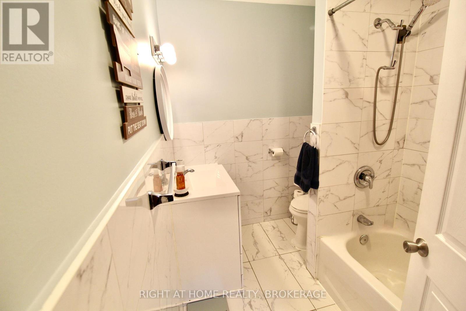 94 Canada Street, Hamilton, Ontario  L8P 1P3 - Photo 11 - X12416889