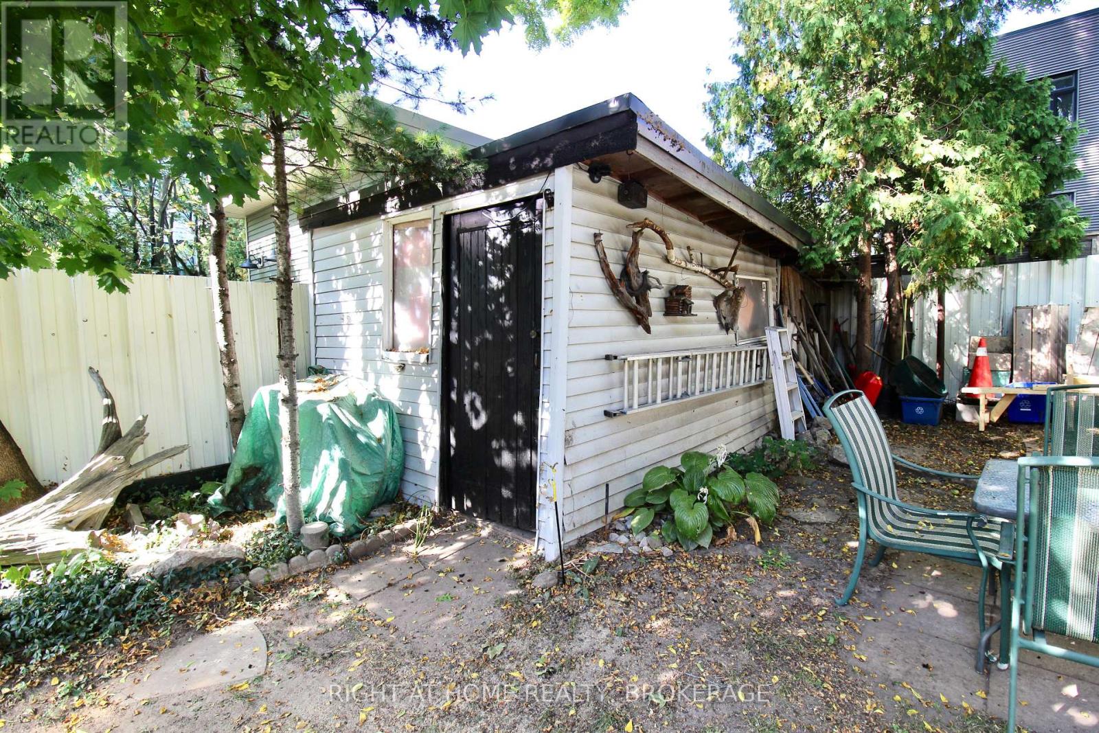 94 Canada Street, Hamilton, Ontario  L8P 1P3 - Photo 18 - X12416889