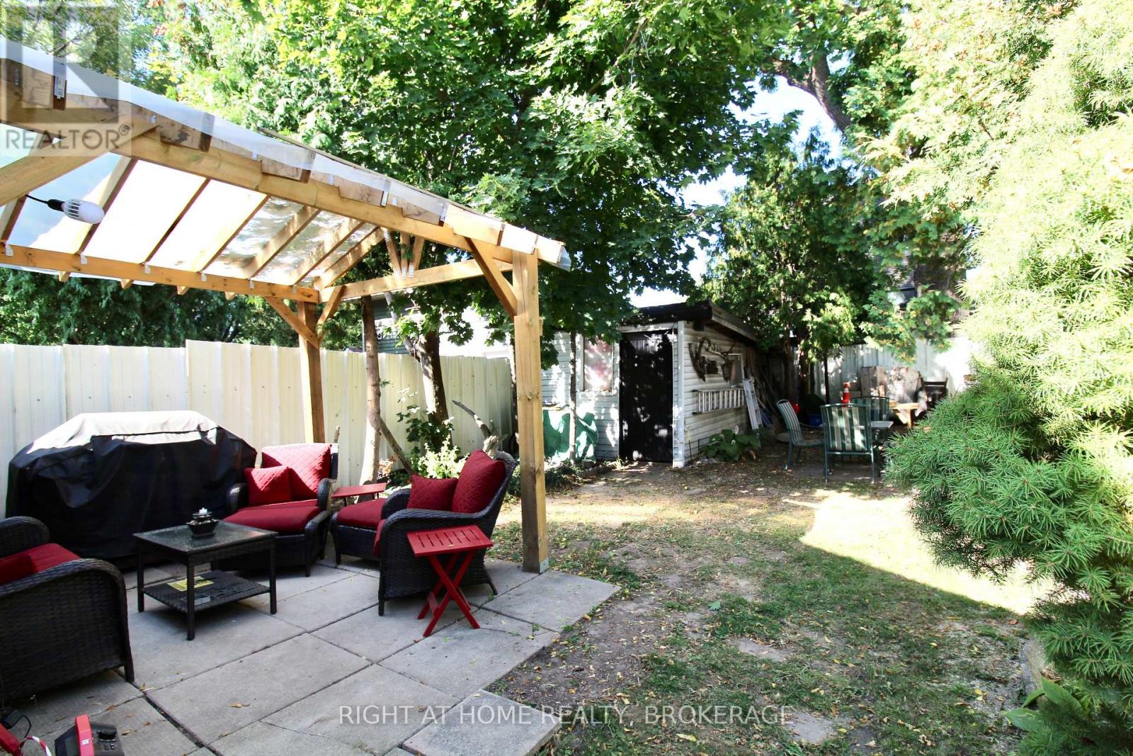 94 Canada Street, Hamilton, Ontario  L8P 1P3 - Photo 20 - X12416889