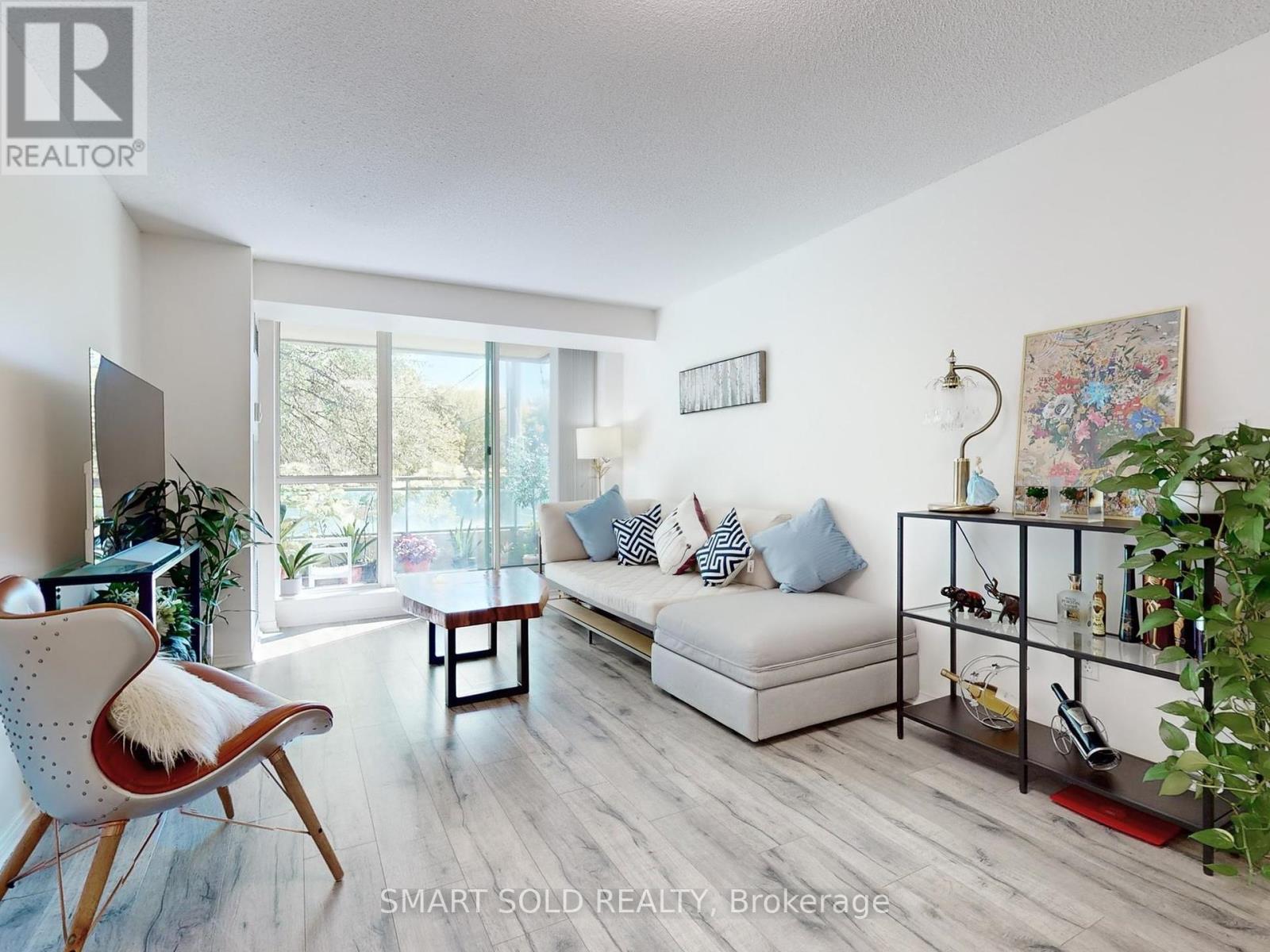 210 - 39 PEMBERTON AVENUE, Toronto, Ontario